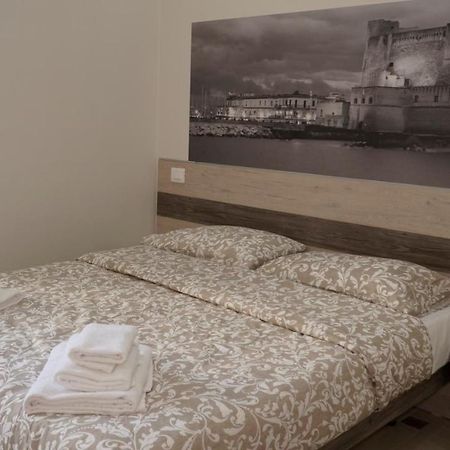 Donna Vicenza Bed & Breakfast เนเปิลส์ ภายนอก รูปภาพ