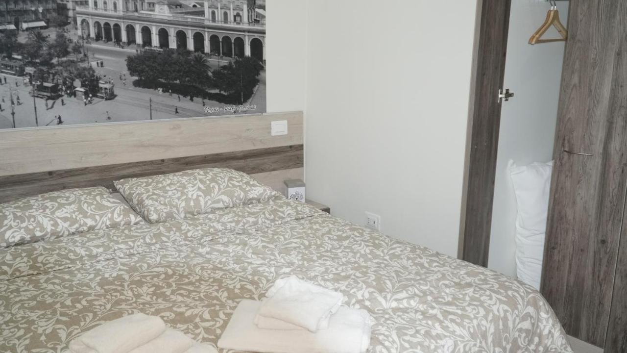 Donna Vicenza Bed & Breakfast เนเปิลส์ ภายนอก รูปภาพ