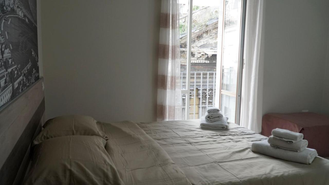 Donna Vicenza Bed & Breakfast เนเปิลส์ ภายนอก รูปภาพ