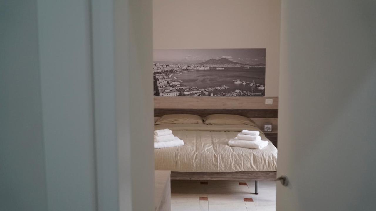 Donna Vicenza Bed & Breakfast เนเปิลส์ ภายนอก รูปภาพ