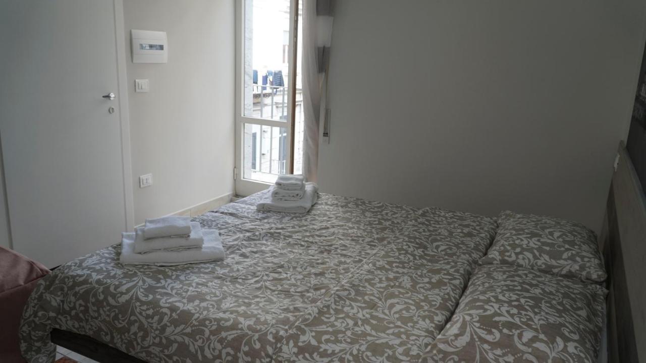 Donna Vicenza Bed & Breakfast เนเปิลส์ ภายนอก รูปภาพ